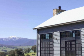 Coombs Hill Barn